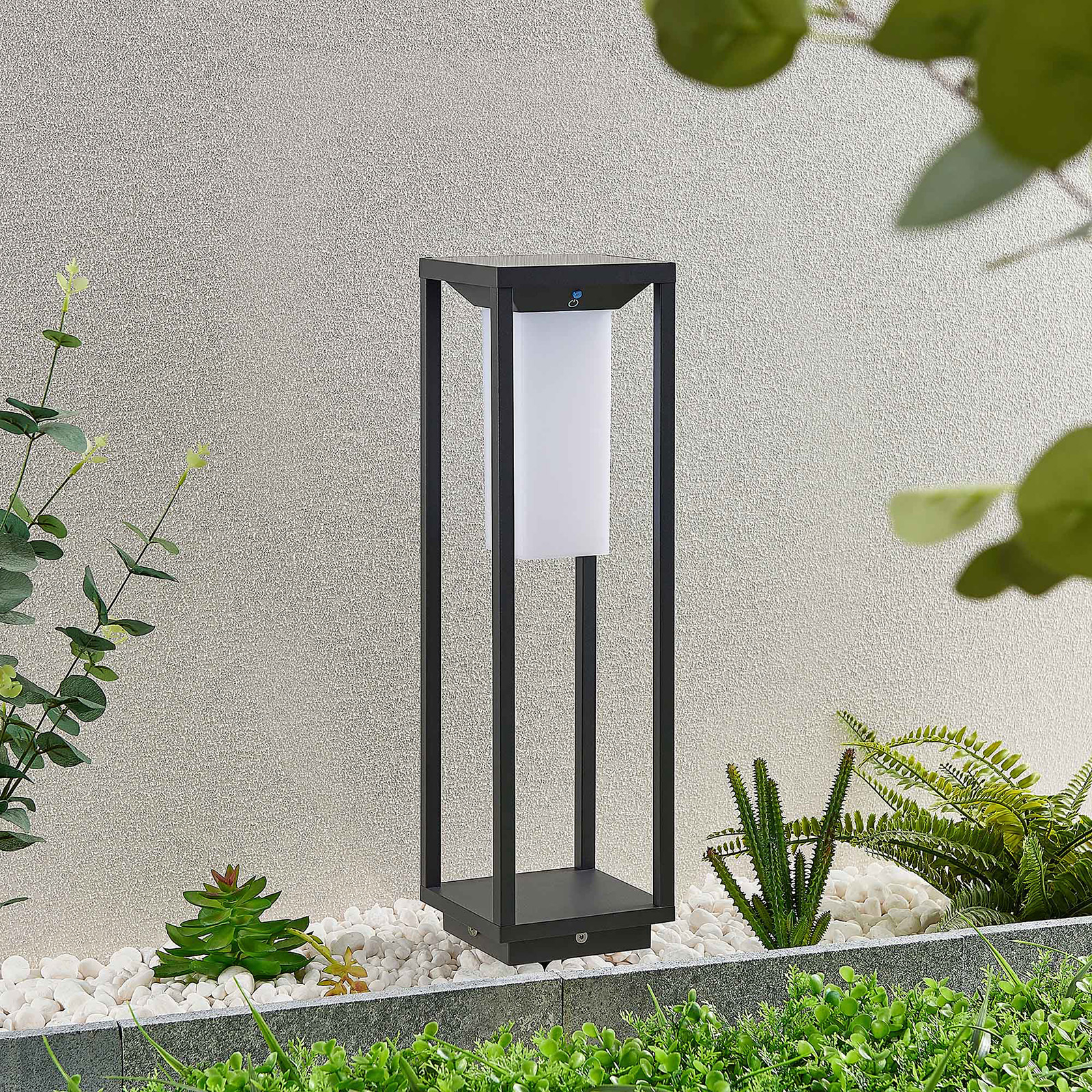 Lucande LED-Solarsockelleuchte Eliel, Höhe 50 cm, schwarz