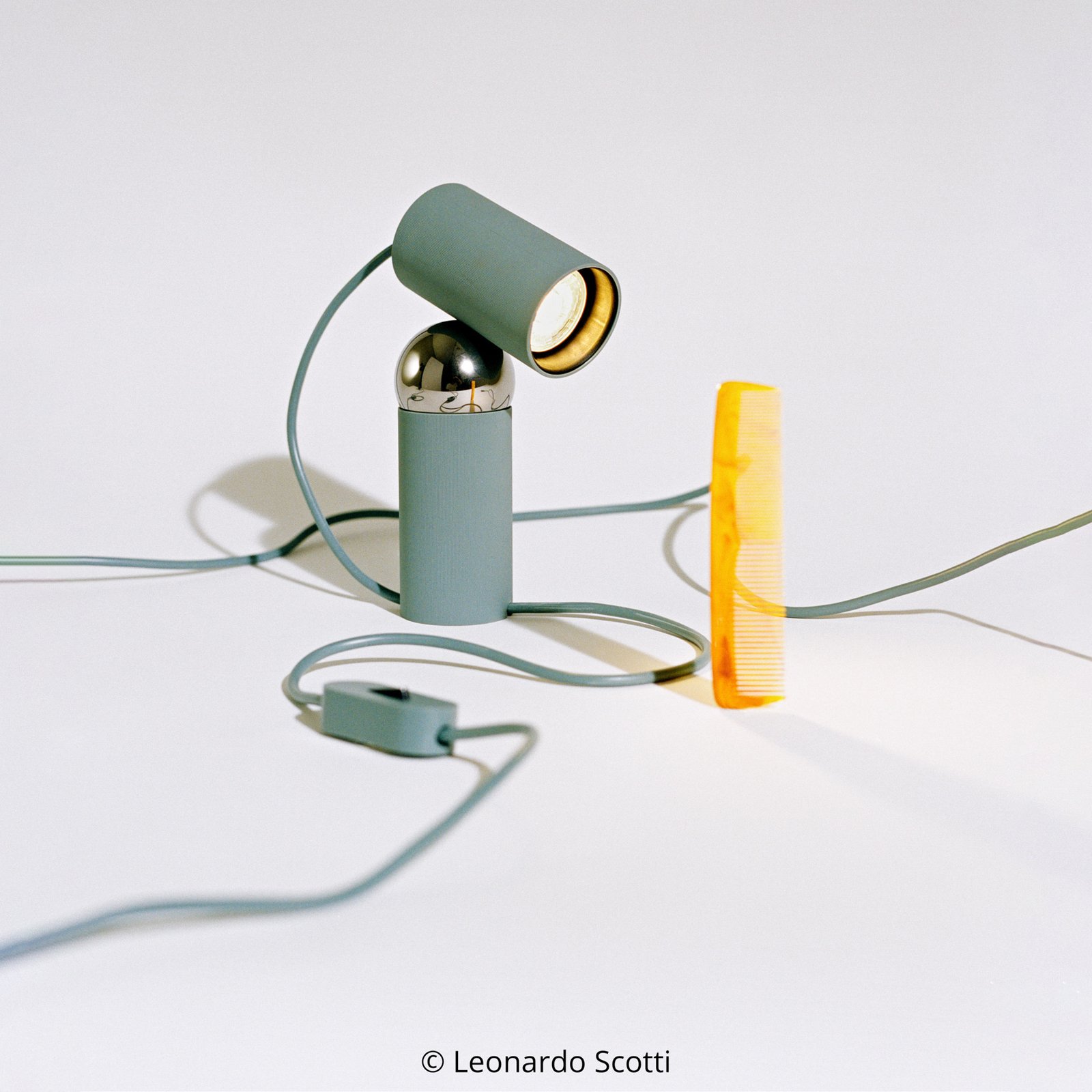 FLOS Bilboquet stolna lampa, zelena, okretna, GU10 LED