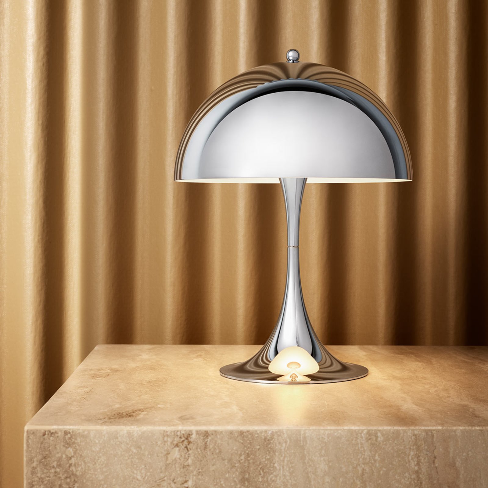 Louis Poulsen Panthella Mini LED настолна лампа хром
