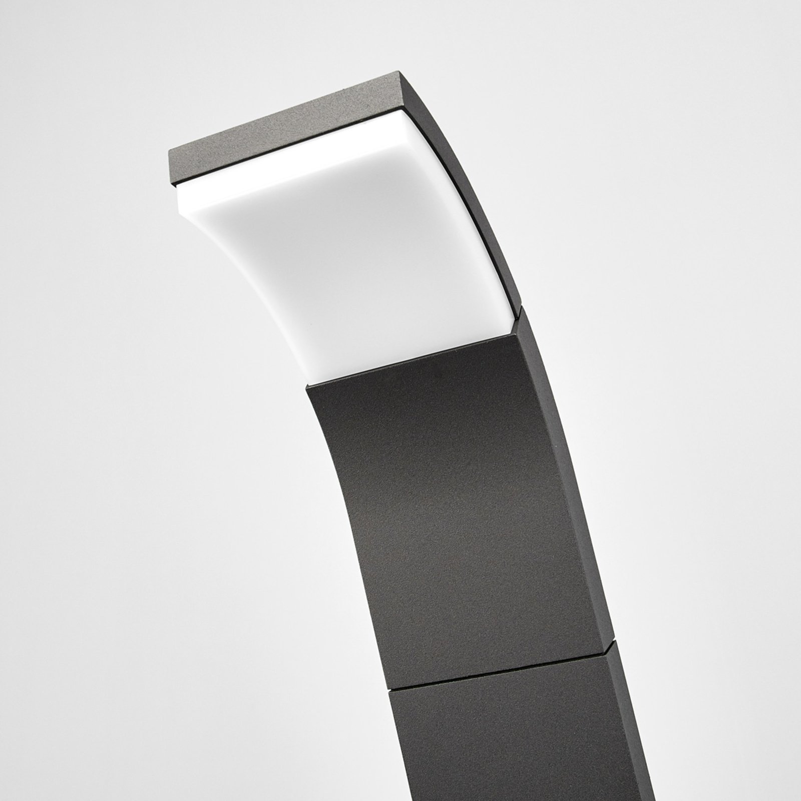 Lucande Timm LED stenska svetilka, 60 cm, antracit, kovina, IP54