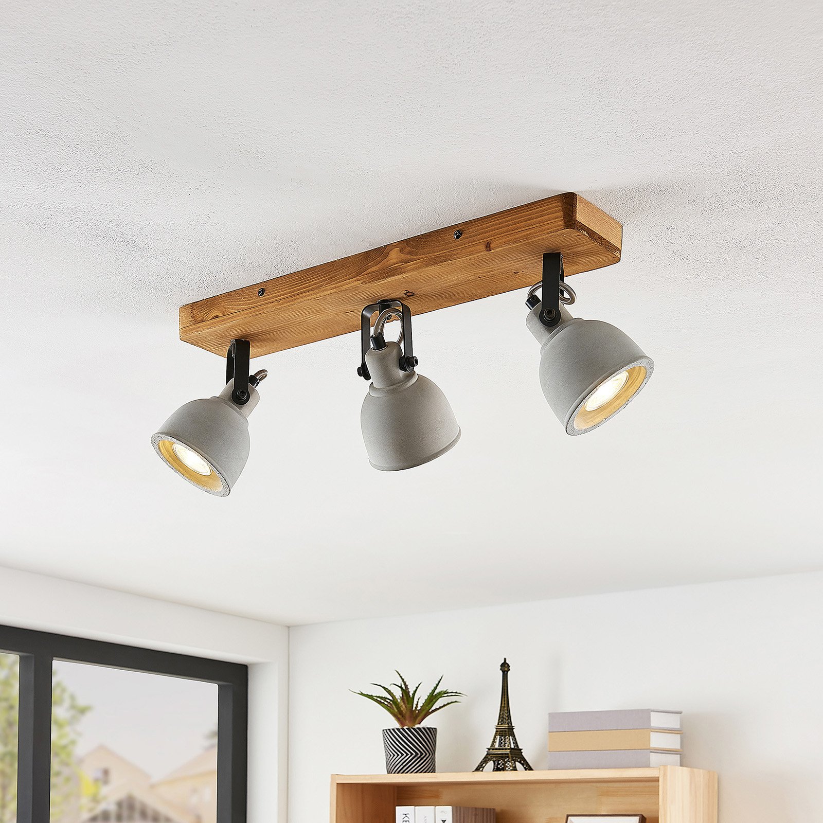 Lindby Spot Mitis, 50 cm, 3-flg., grau, Holz, Beton, GU10
