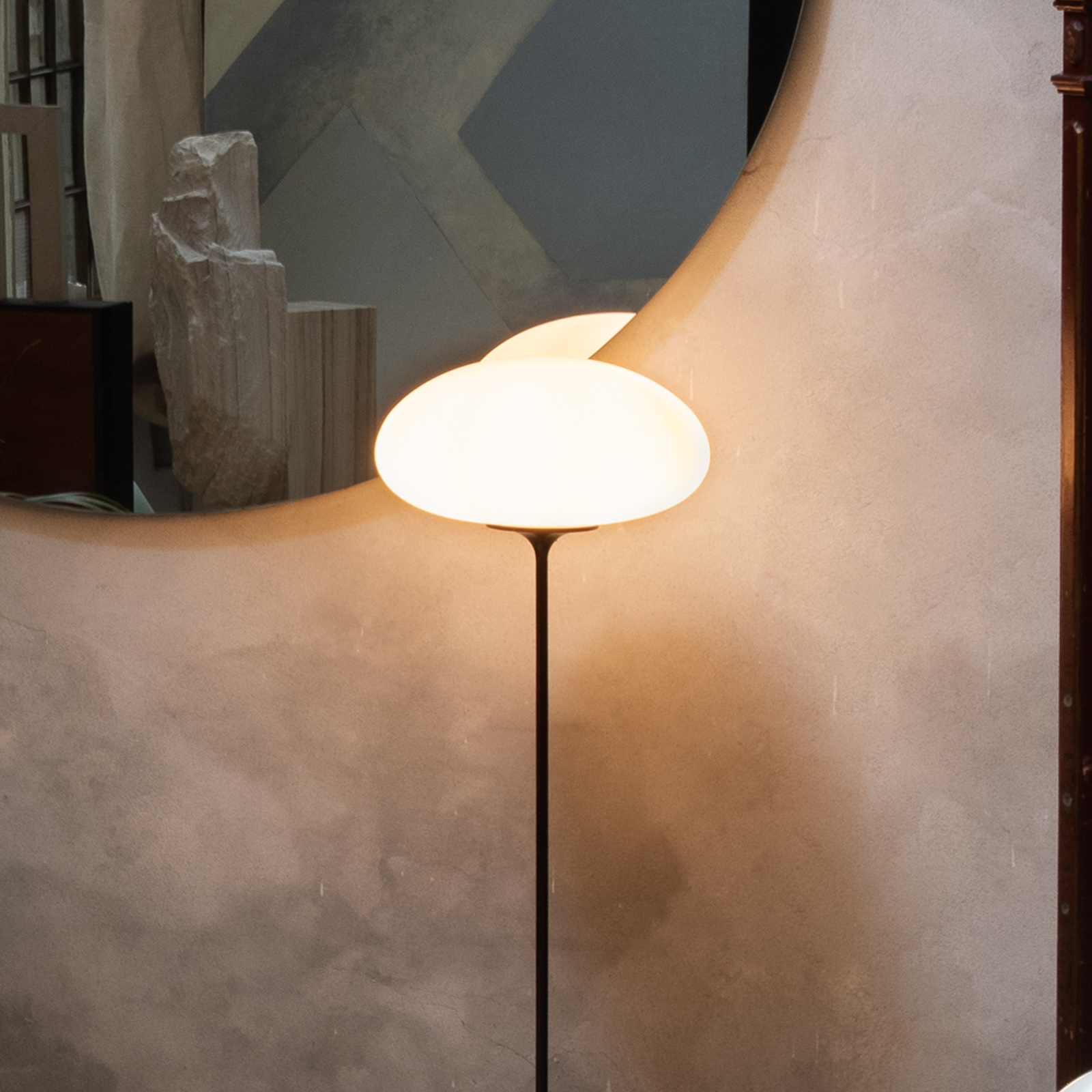 GUBI Stemlite põrandavalgusti, must-kroom, 150 cm