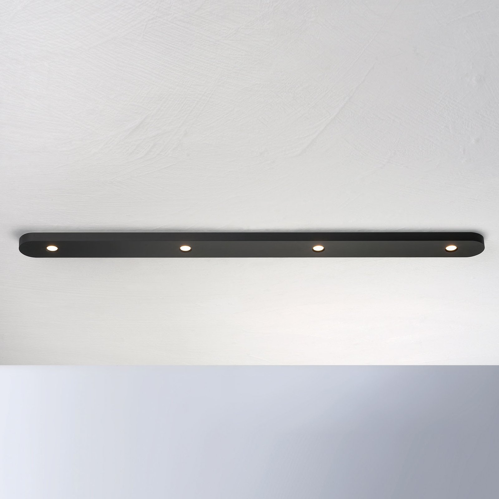 Stropna svetilka Bopp Close LED, štiri-svetlobna, črna