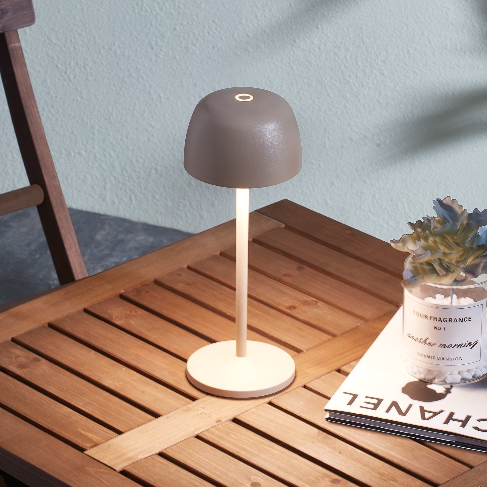 Lindby LED-Akku-Tischleuchte Arietty, beige, dimmbar, IP65