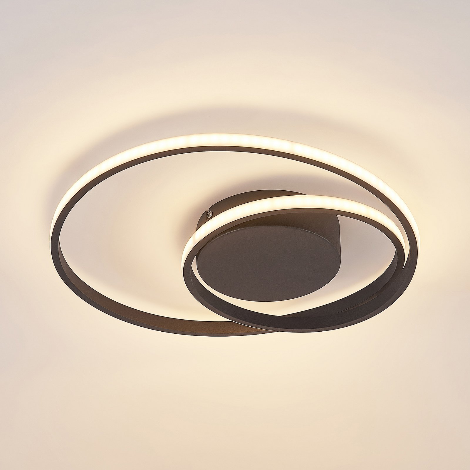 Lindby LED осветление за таван Emisua, черно, CCT, с възможност за димиране