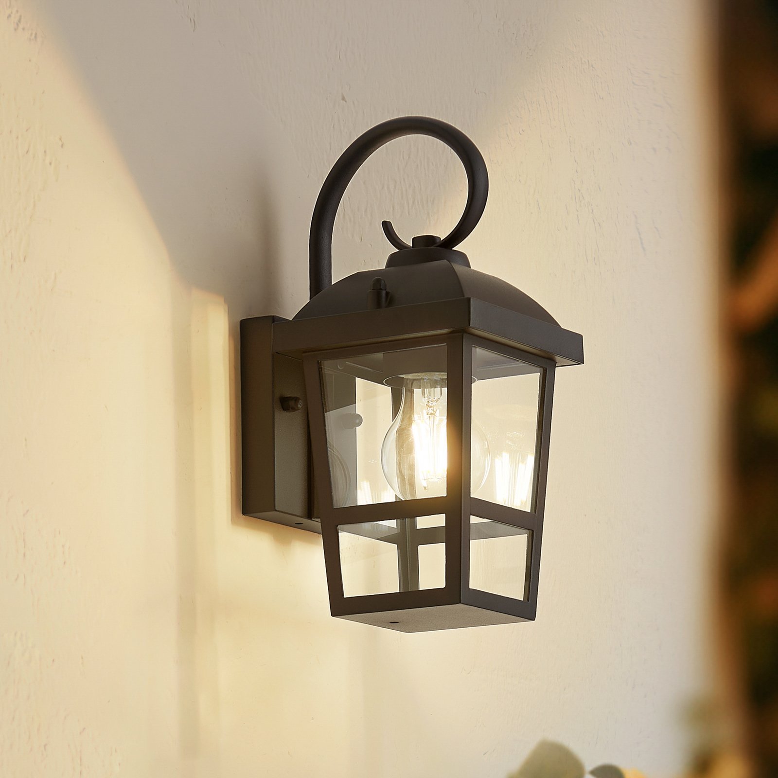 Lindby Außenwandleuchte Eloane, schwarz, Edelstahl, 29 cm
