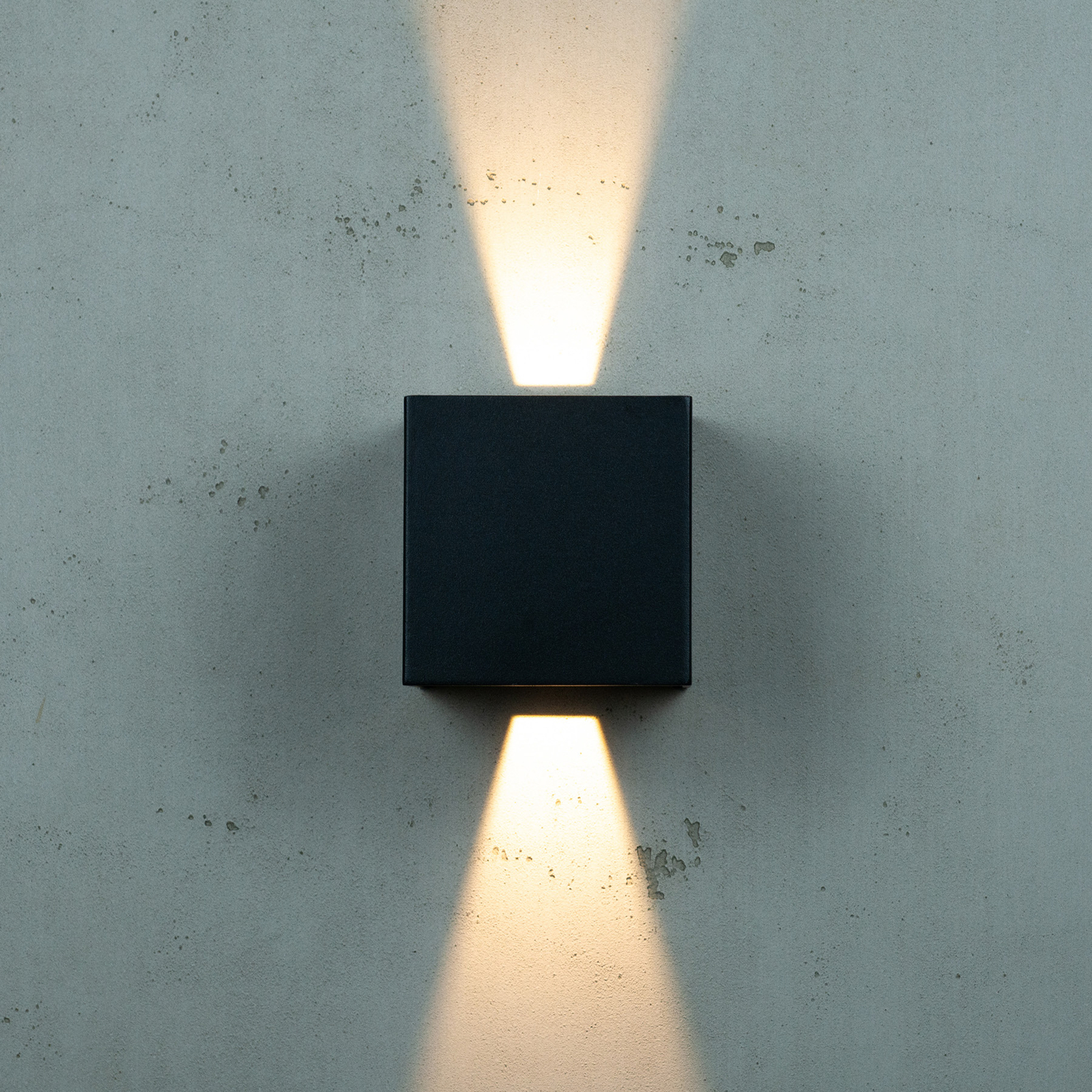 Dyberg Larsen Venus LED outdoor wall light