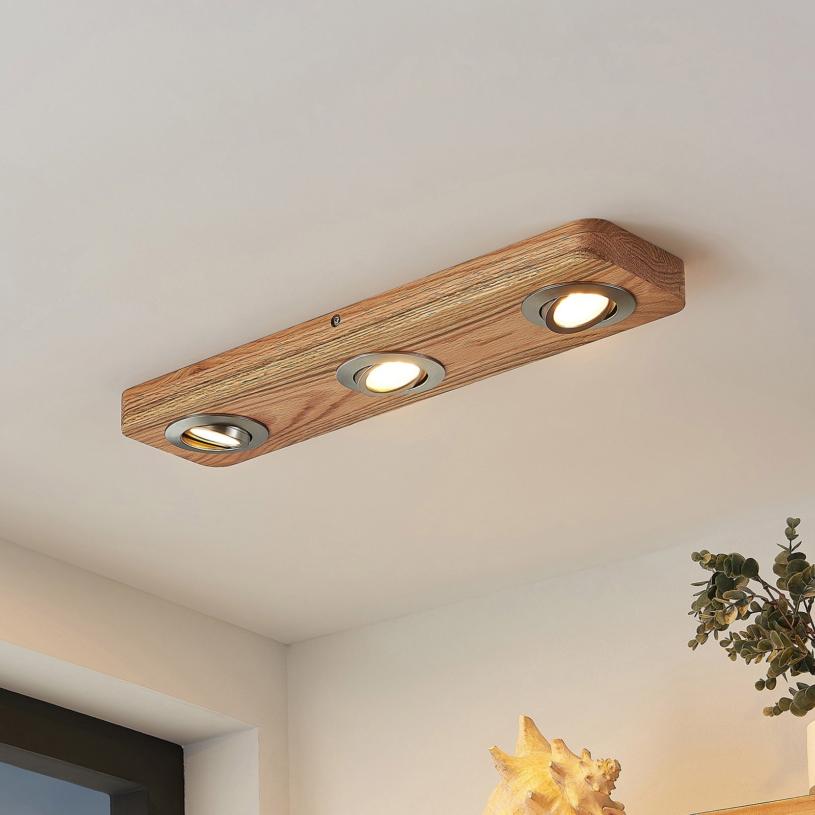 Lindby LED-Deckenleuchte Mikari, 48 cm, Holz, schwenkbar