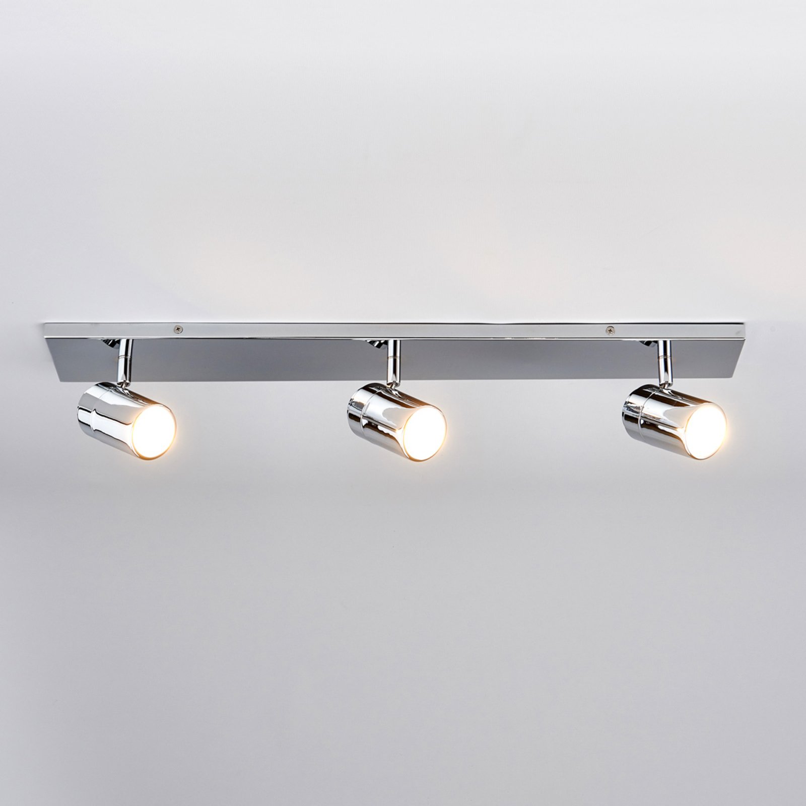 Lindby Bad-Deckenleuchte Dejan, 65 cm, 3-flg., chrom, IP44