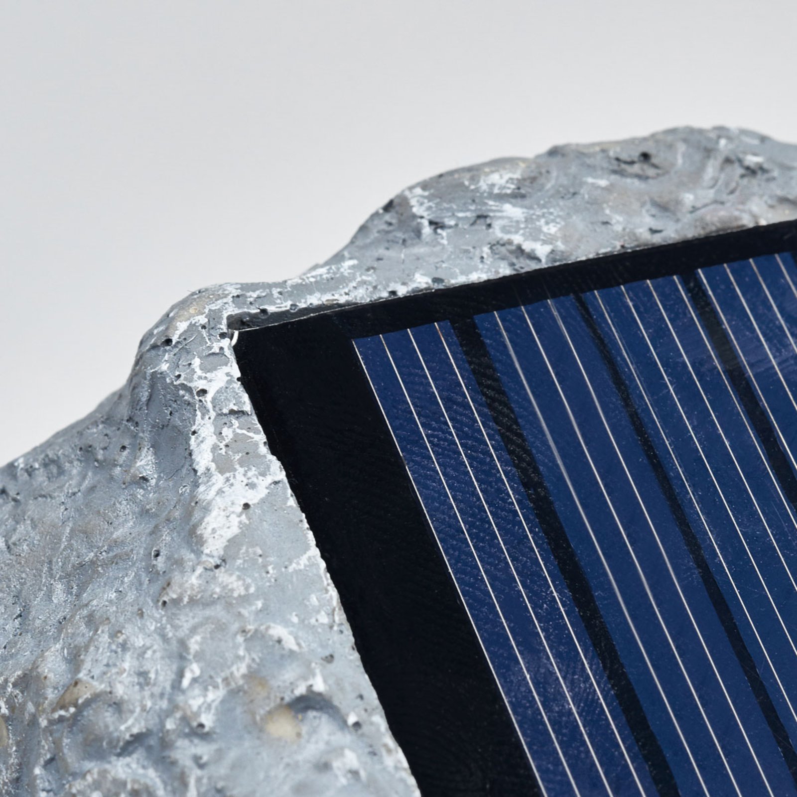 Leuchtender Solarstein Lior mit LED